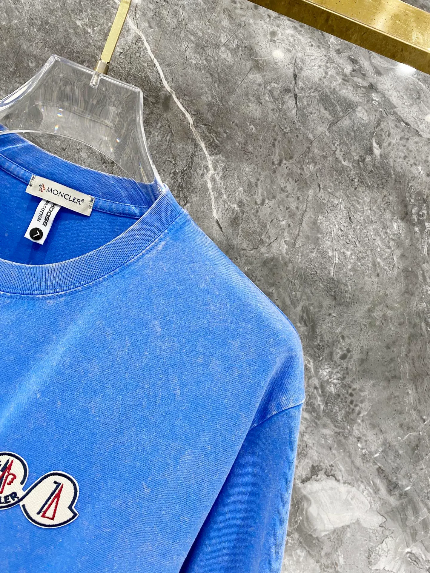 Moncler/ ， T ， LOGO ， ，250 ， ， ， Quality Original ， ， ， Premium 。 ！ :Black ， ，Blue Sizes: S-XXL :250